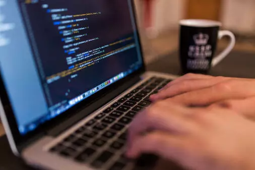  Como se implementa la estrategia de marketing digital en una campaña de publicidad
